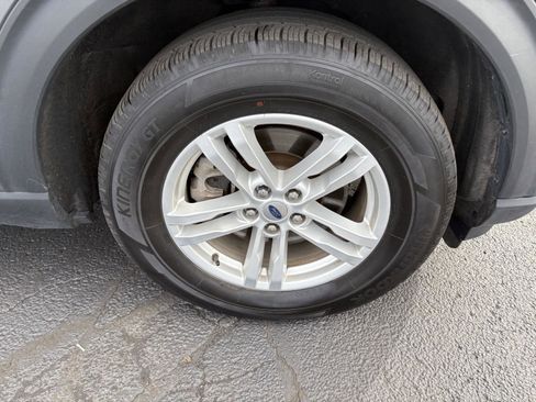 Used 2023 Ford Explorer XLT image 26