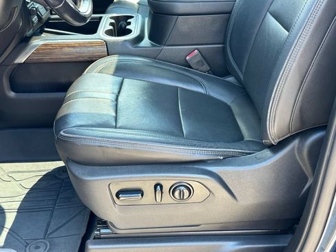 Used 2019 Chevrolet Silverado 1500 High Country w/ Technology Package AWD/4WD image 16