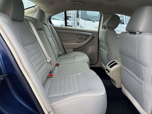 Used 2017 Ford Taurus SE image 25