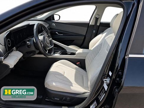Used 2021 Hyundai Elantra Limited FWD image 8