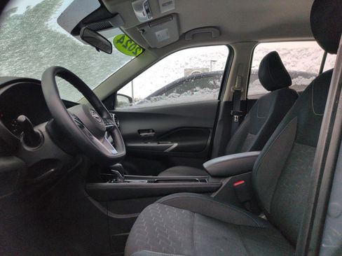Used 2024 Nissan Kicks SV image 12