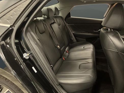 Used 2024 Hyundai Elantra Limited image 31