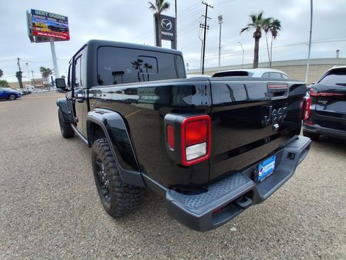 Used 2023 Jeep Gladiator Willys image 5