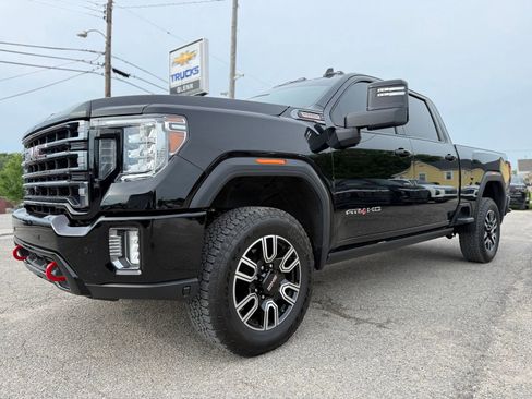 Used 2023 GMC Sierra 3500 AT4 w/ AT4 Preferred Package AWD/4WD image 2