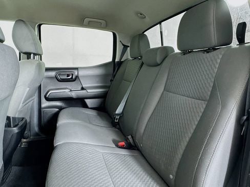 Used 2020 Toyota Tacoma SR5 RWD image 9