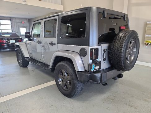 Used 2016 Jeep Wrangler Unlimited Sport image 5