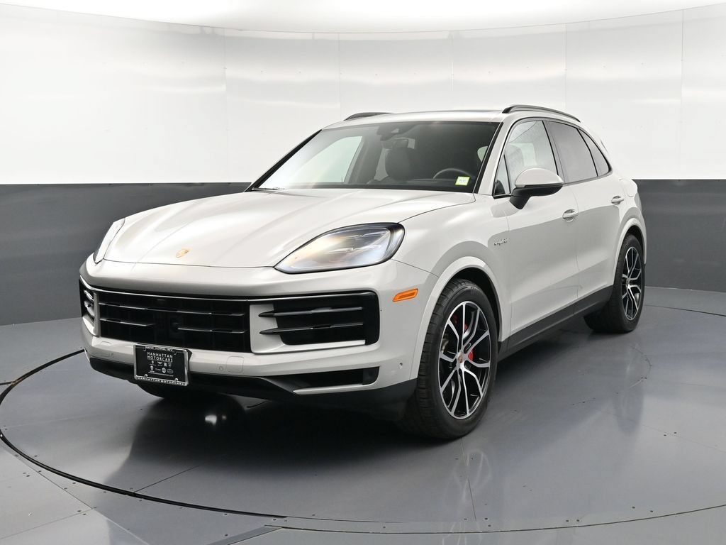 Certified 2025 Porsche Cayenne S AWD/4WD image 6