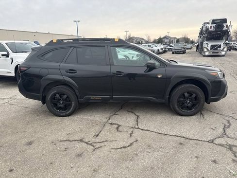 Used 2022 Subaru Outback Wilderness image 7