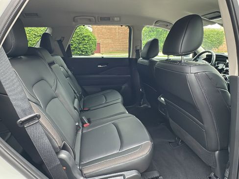 Certified 2024 Nissan Pathfinder SL AWD/4WD image 23