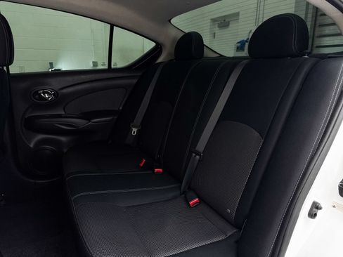 Used 2014 Nissan Versa SV FWD image 20