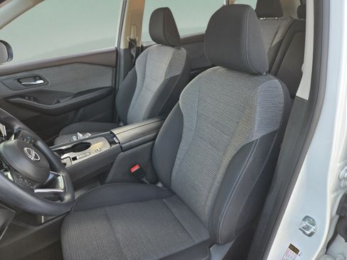 Used 2023 Nissan Rogue SV FWD image 16