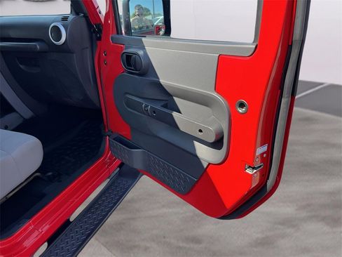 Used 2010 Jeep Wrangler Unlimited Sahara w/ Dual Top Group image 21