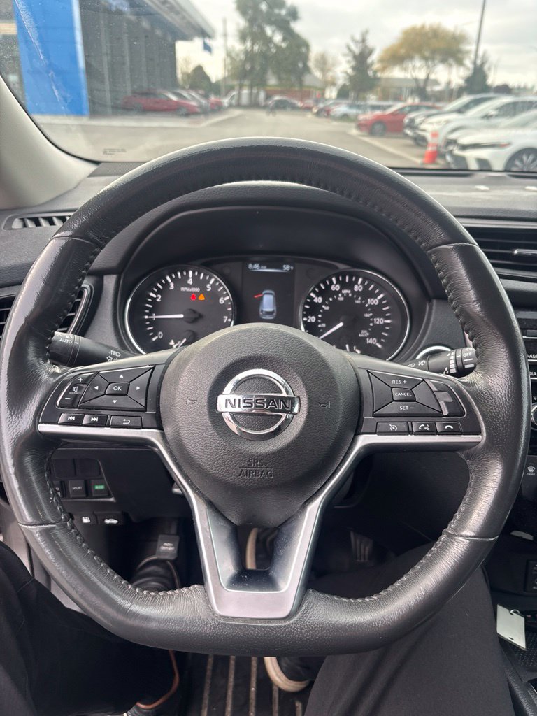Used 2017 Nissan Rogue SV w/ Midnight Edition Package AWD/4WD image 30