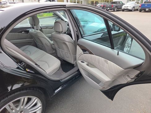 Used 2007 Mercedes-Benz E 350 Sedan image 17