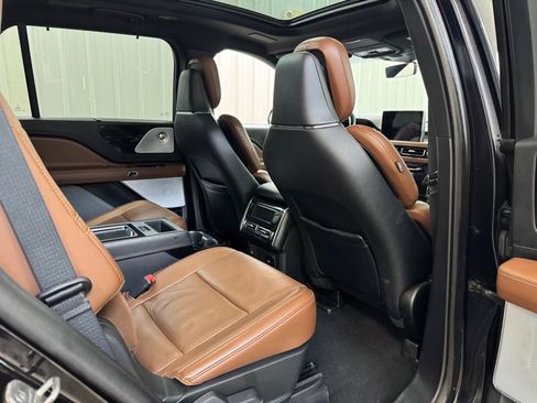Used 2020 Lincoln Aviator Reserve w/ Equipment Group 202A image 27