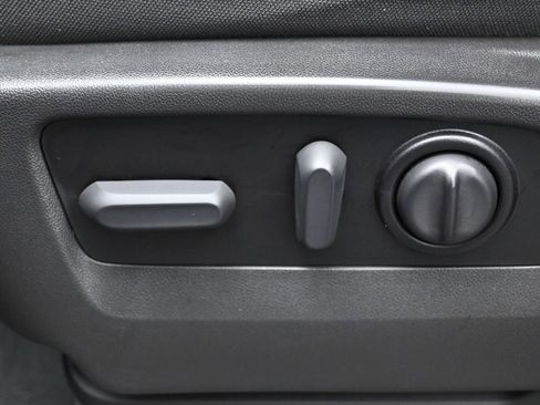 Used 2022 Chevrolet Silverado 1500 Custom w/ Safety Confidence Package image 10