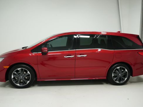 Used 2023 Honda Odyssey Elite image 7