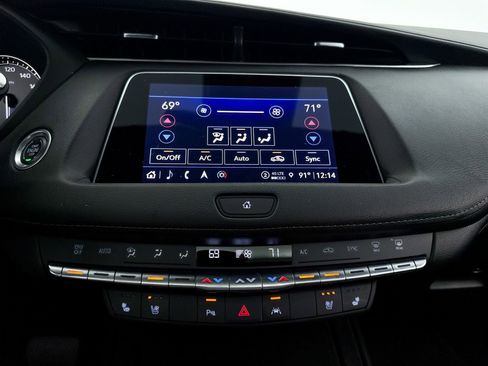 Used 2022 Cadillac XT4 Premium Luxury FWD image 26