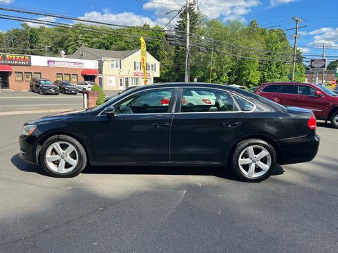 Used 2012 Volkswagen Passat 2.5 SE FWD image 2