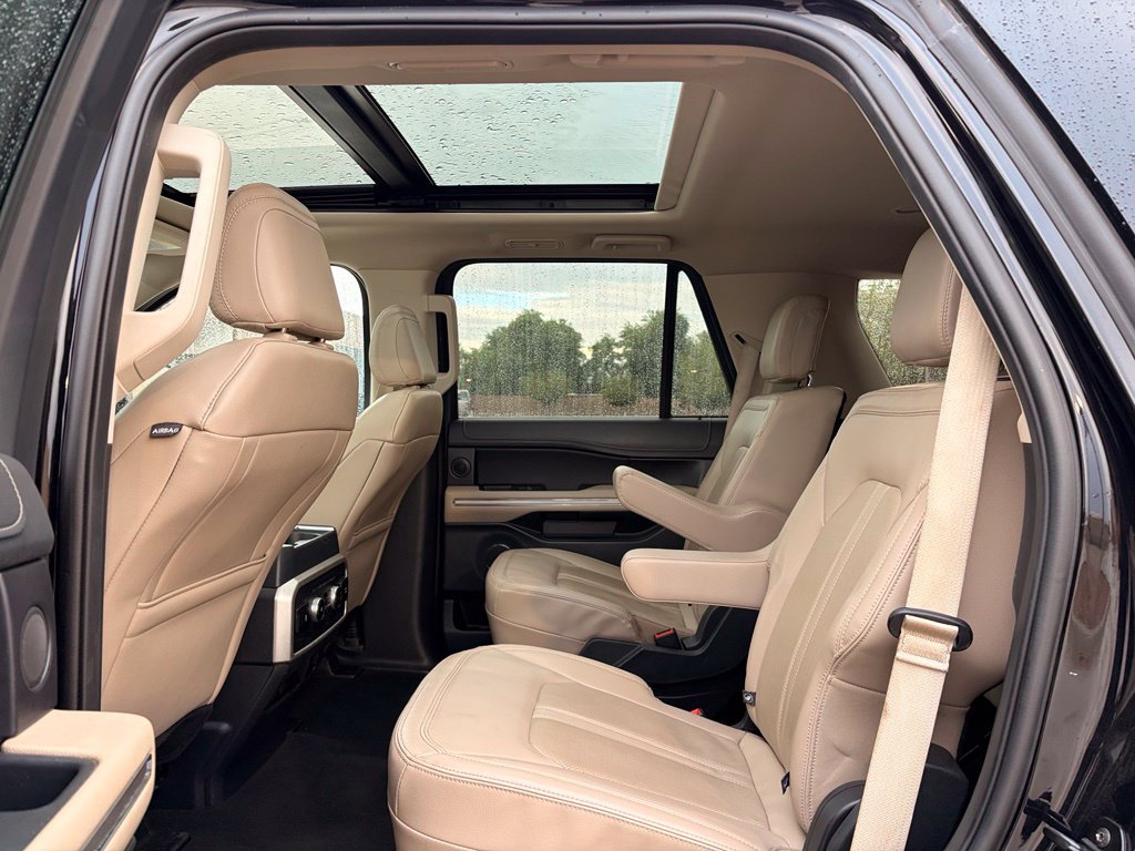 Used 2024 Ford Expedition Limited RWD image 16