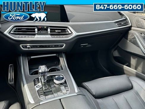 Used 2022 BMW X7 M50i w/ Executive Package image 19