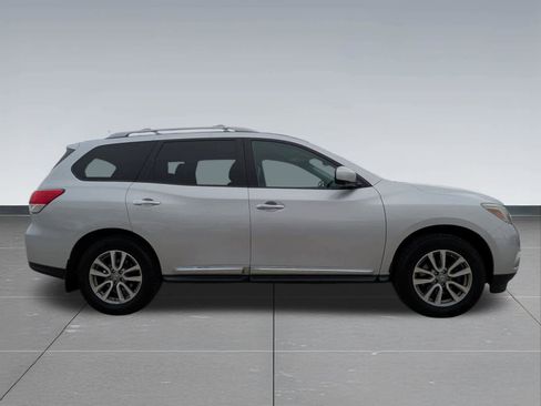 Used 2015 Nissan Pathfinder SL w/ SL Tech Package image 7