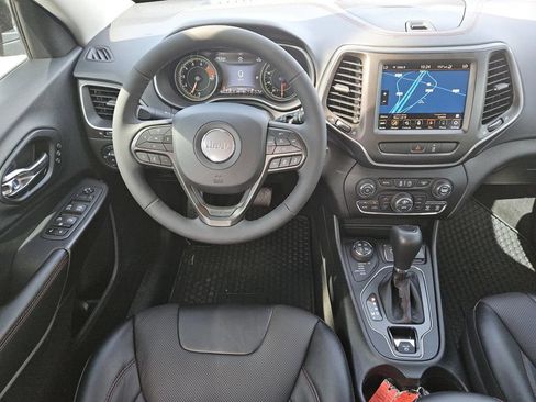 Used 2022 Jeep Cherokee Trailhawk w/ Sound & Nav Group AWD/4WD image 12