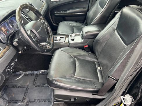 Used 2015 Chrysler 300 C image 19