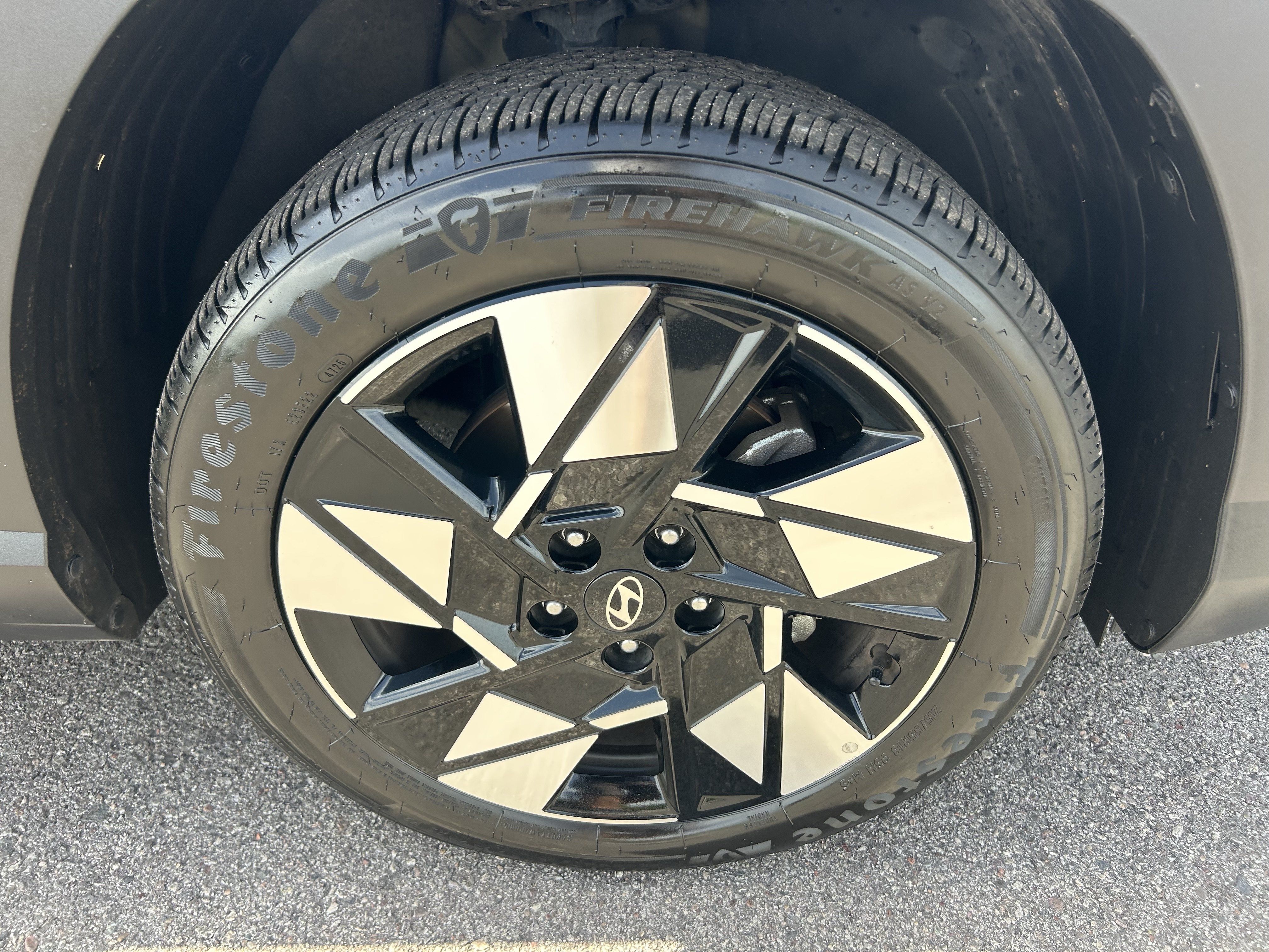 Used 2025 Hyundai Kona SEL FWD image 9