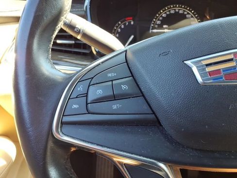 Used 2019 Cadillac XT5 FWD image 31