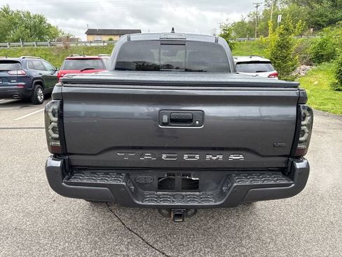 Used 2021 Toyota Tacoma TRD Sport w/ Technology Package AWD/4WD image 4