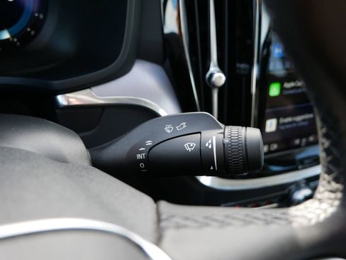 Used 2024 Volvo S60 B5 Core image 24