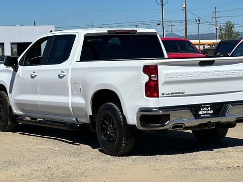 Used 2021 Chevrolet Silverado 1500 LT AWD/4WD image 7