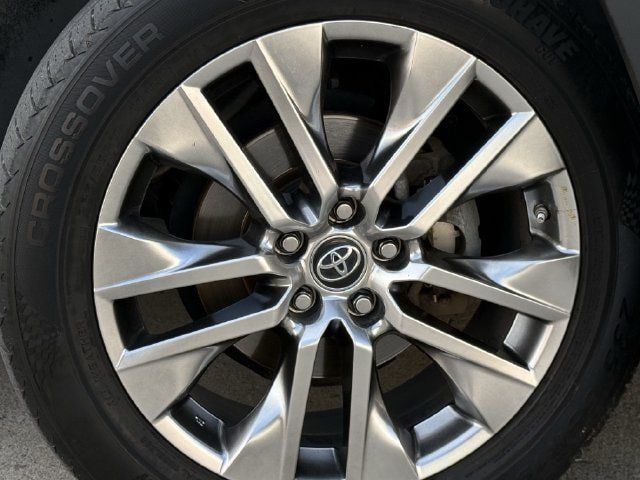 Used 2019 Toyota RAV4 XLE Premium w/ Cold Weather Package AWD/4WD image 8