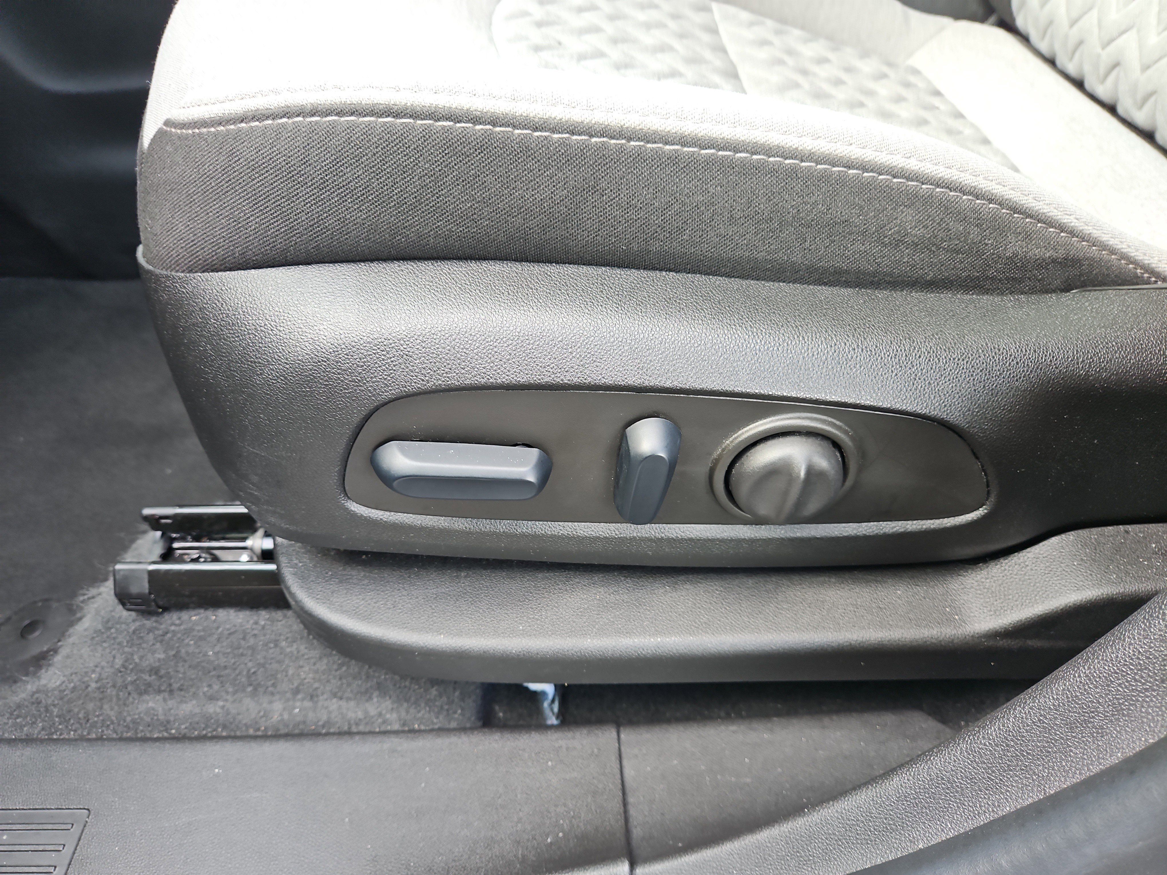 Certified 2024 Chevrolet Equinox LS w/ LS Convenience Package FWD image 15