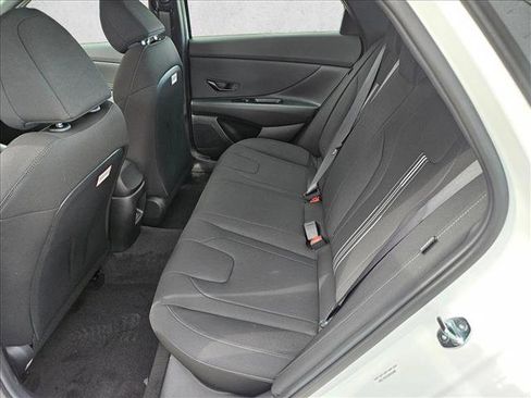 Used 2025 Hyundai Elantra Sport FWD image 12