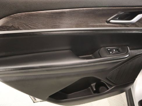 Used 2024 Jeep Grand Cherokee L Limited w/ Luxury Tech Group II image 19