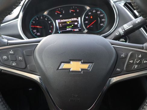 Used 2017 Chevrolet Malibu LT image 19