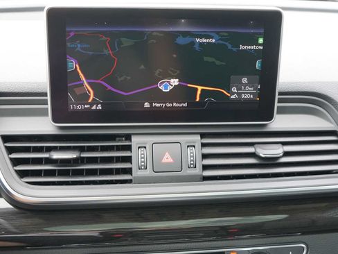 Used 2019 Audi Q5 2.0T Premium Plus w/ Premium Plus Package AWD/4WD image 12