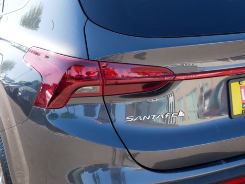 Certified 2022 Hyundai Santa Fe SEL w/ Convenience Package AWD/4WD image 17