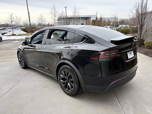 Used 2022 Tesla Model X image 5