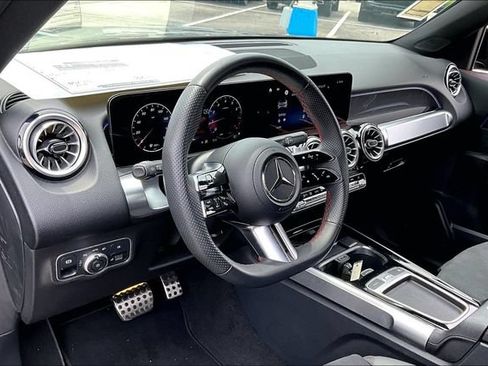 Used 2024 Mercedes-Benz GLB 250 image 14