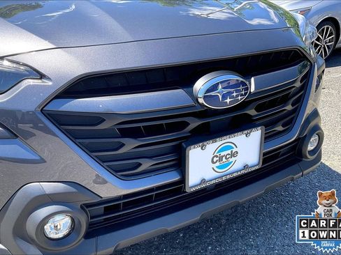 Used 2025 Subaru Outback Premium AWD/4WD image 30