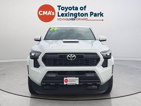 Used 2024 Toyota Tacoma TRD Sport w/ TRD Sport Upgrade Package AWD/4WD image 8