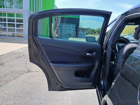 Used 2012 Chrysler 200 Touring FWD image 9