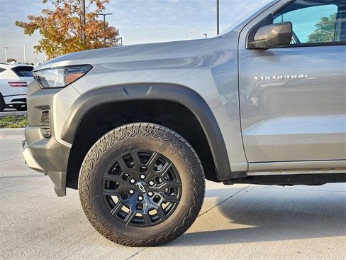 Used 2023 Chevrolet Colorado Trail Boss image 6