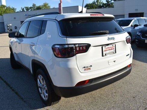 Used 2024 Jeep Compass Latitude AWD/4WD image 5