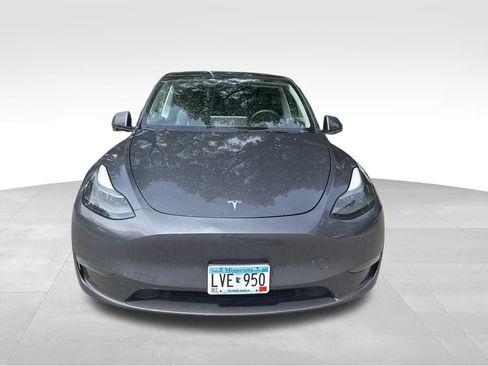 Used 2024 Tesla Model Y Long Range AWD/4WD image 3