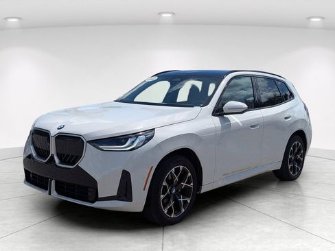 Used 2025 BMW X3 xDrive30i AWD/4WD image 3