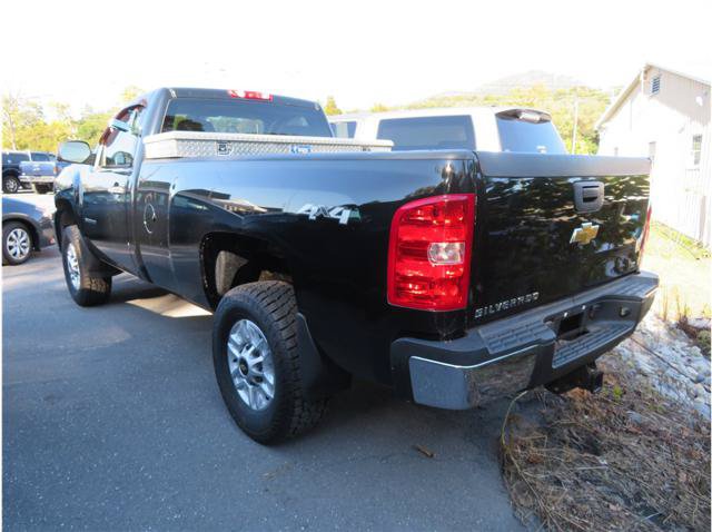 Used 2011 Chevrolet Silverado 2500 LT w/ Interior Plus Package AWD/4WD image 2